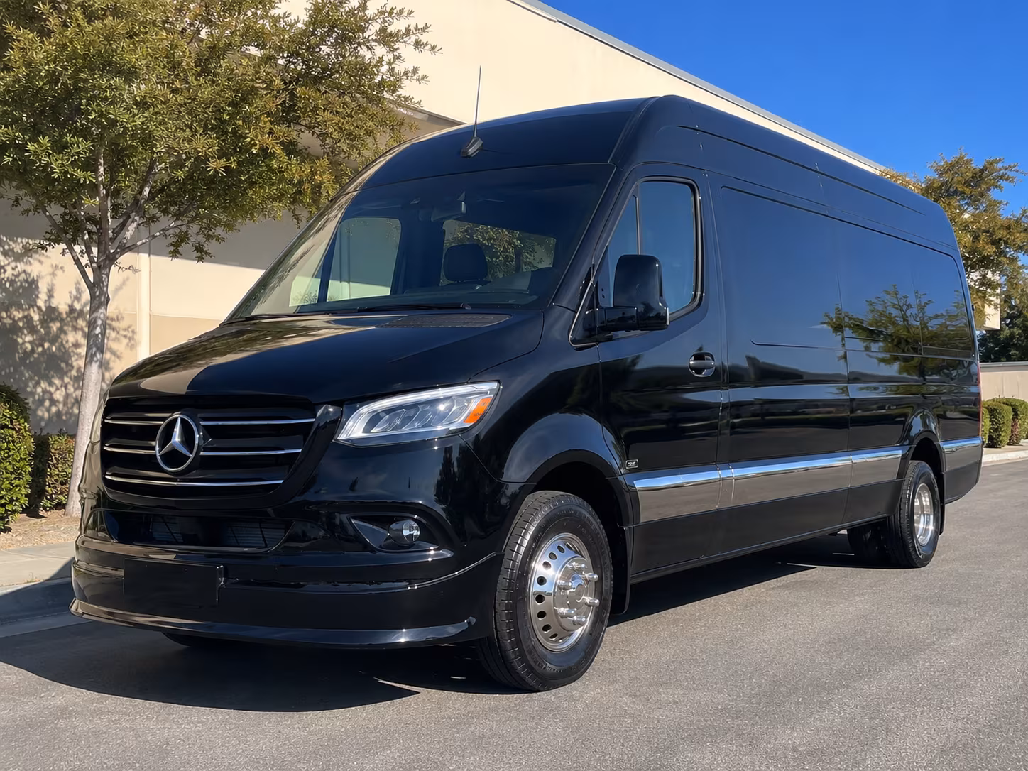 Salem Airport Shuttle & Transportation party bus exterior