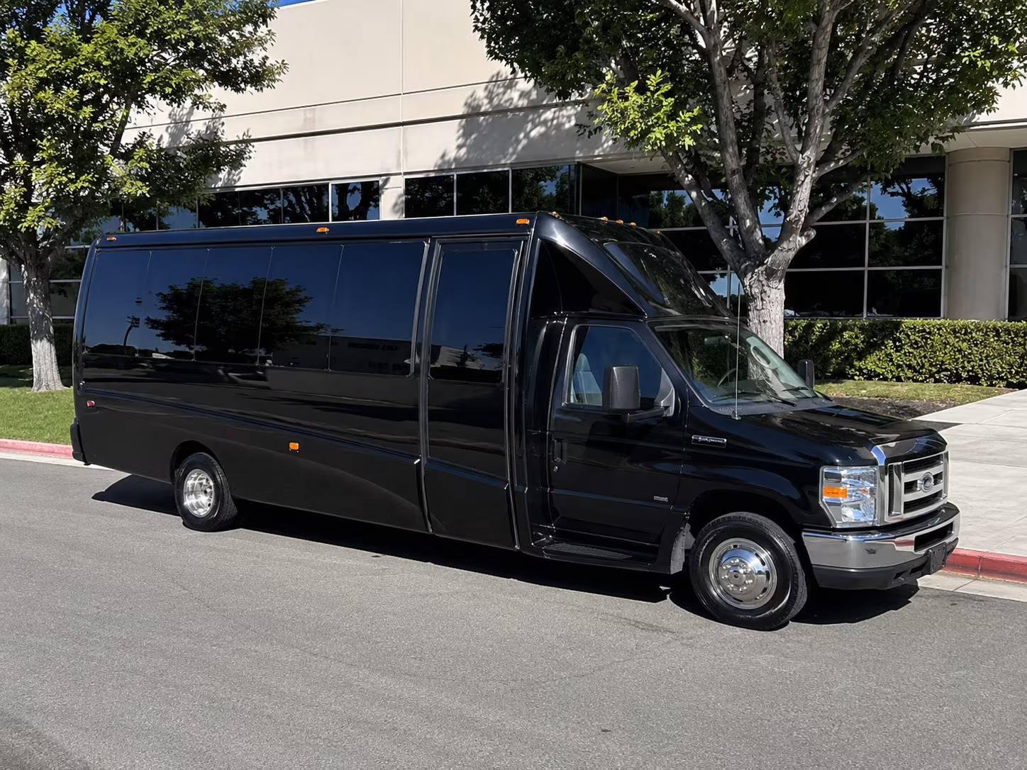 Salem Winery Tour & Pub Crawl Transportation route planning